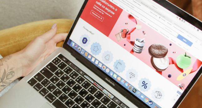 Tabel Perbandingan Website vs Sosmed vs Marketplace